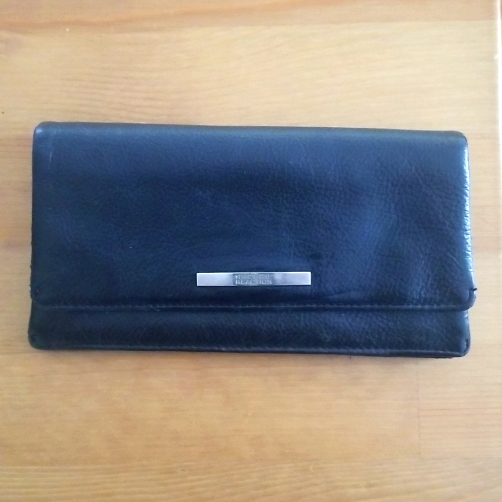 Kenneth Cole Reaction Black Soft Genuine Leather Wallet